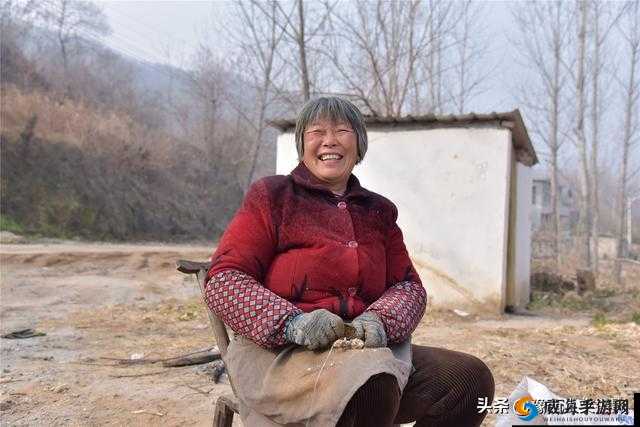 53 岁大妈山坡做皮肉生意因生活所迫