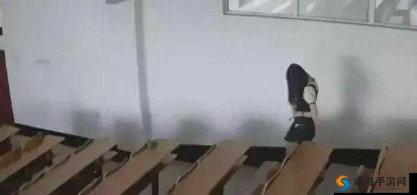 公交车上掀起裙子后入事件引发关注