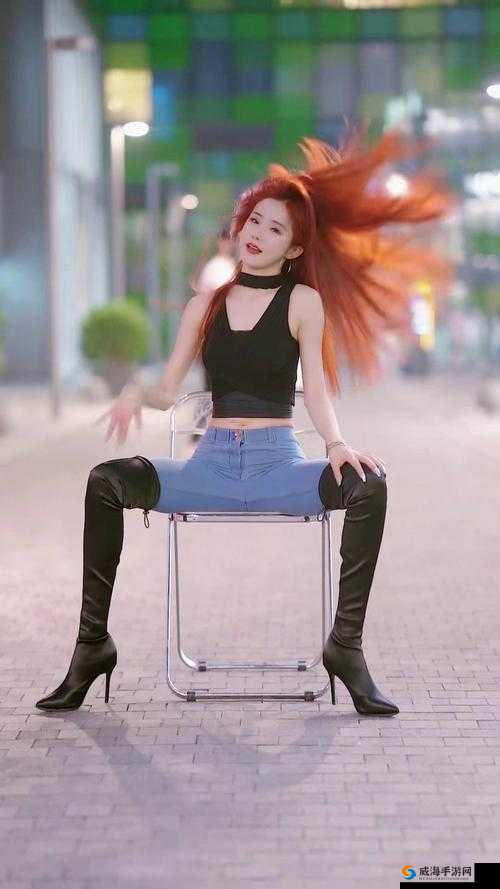 韩国 mv 女的坐凳子上以前的歌：回忆中的影像旋律