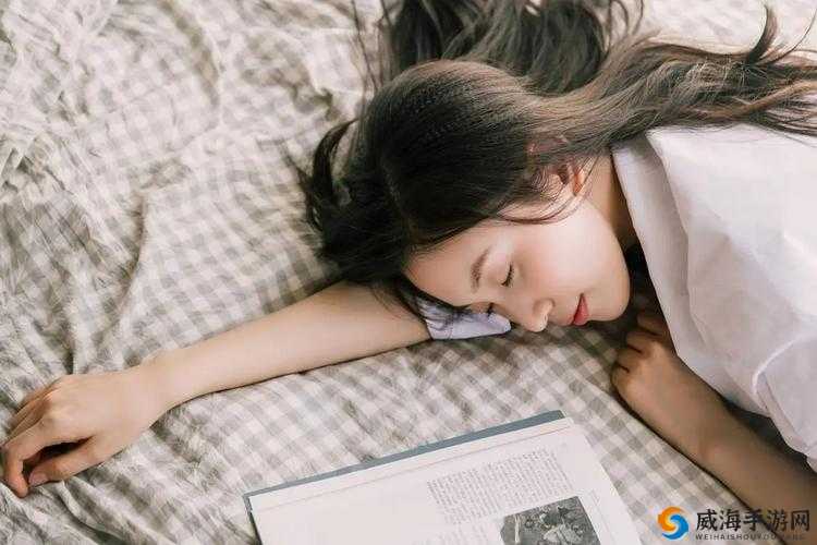 兰姨捂住嘴怕出声