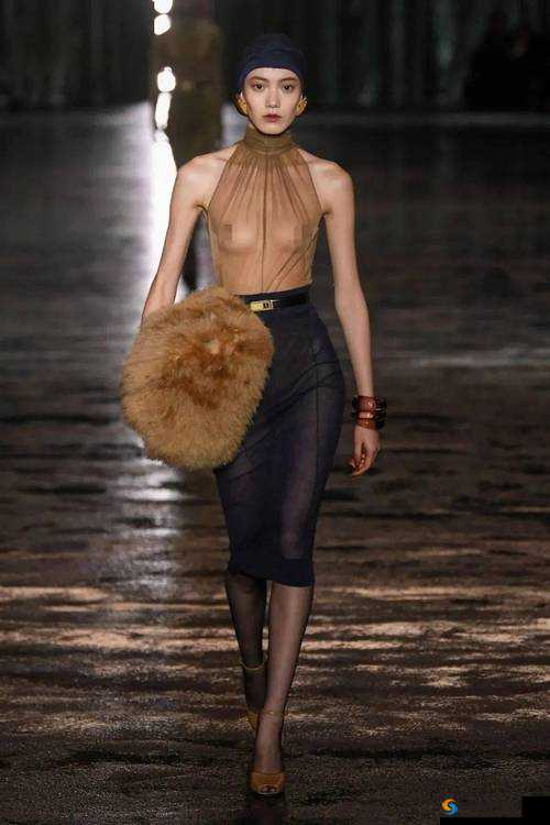 YSL 人千色 6696：迷人魅力新诠释