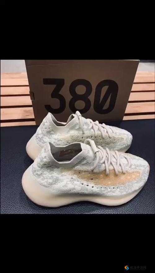 Yeezy380 蜜桃粉-白色全新来袭