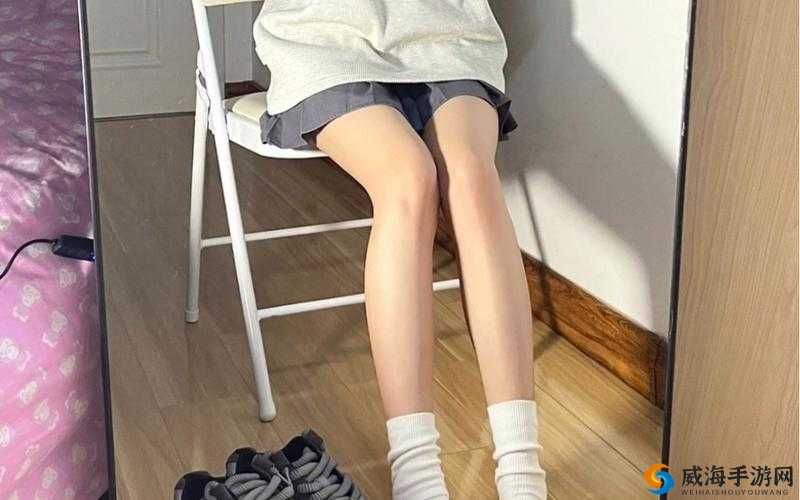 爆操白袜女:刺激感官的极致体验