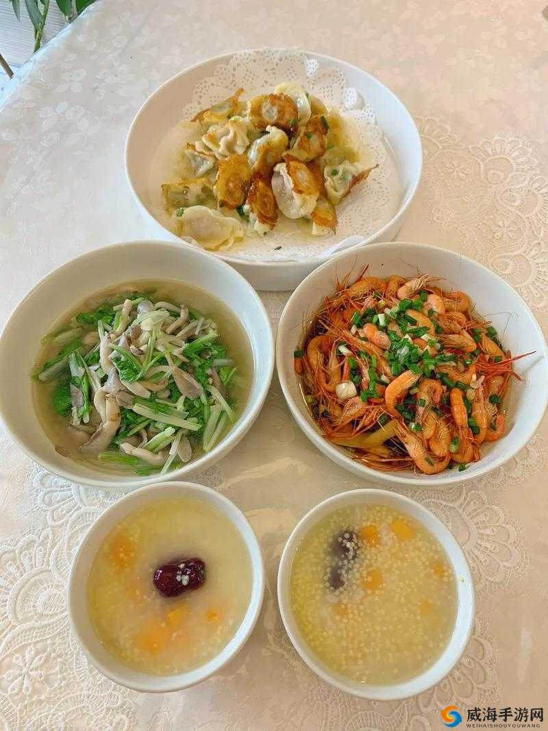 一个上面吃一个下吃视频：独特的饮食展示