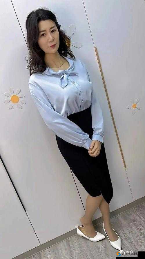 brandilove 熟女丝袜的独特魅力