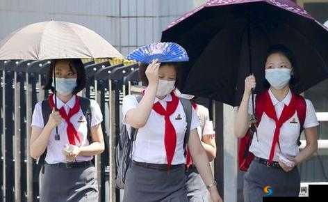 从校服衣袖看到葡萄怎么办：意外发现的奇妙景象