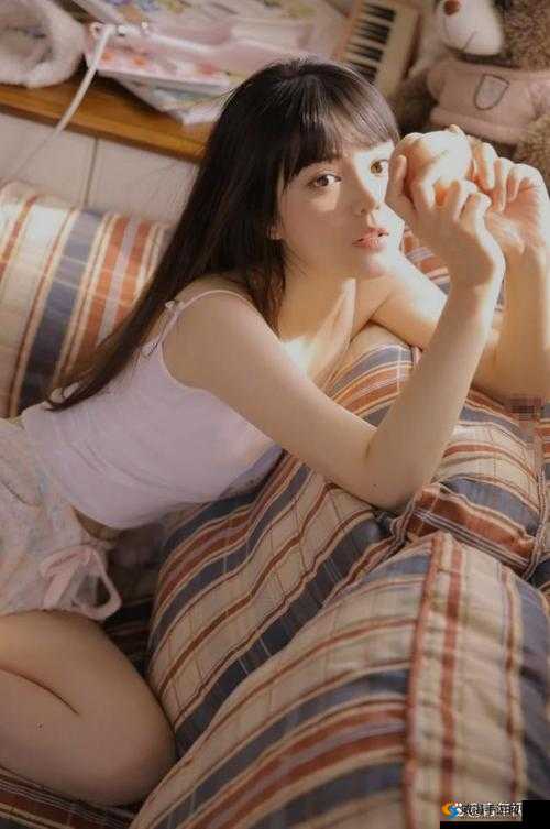 日本娇小 HD：亚洲女孩的娇小魅力