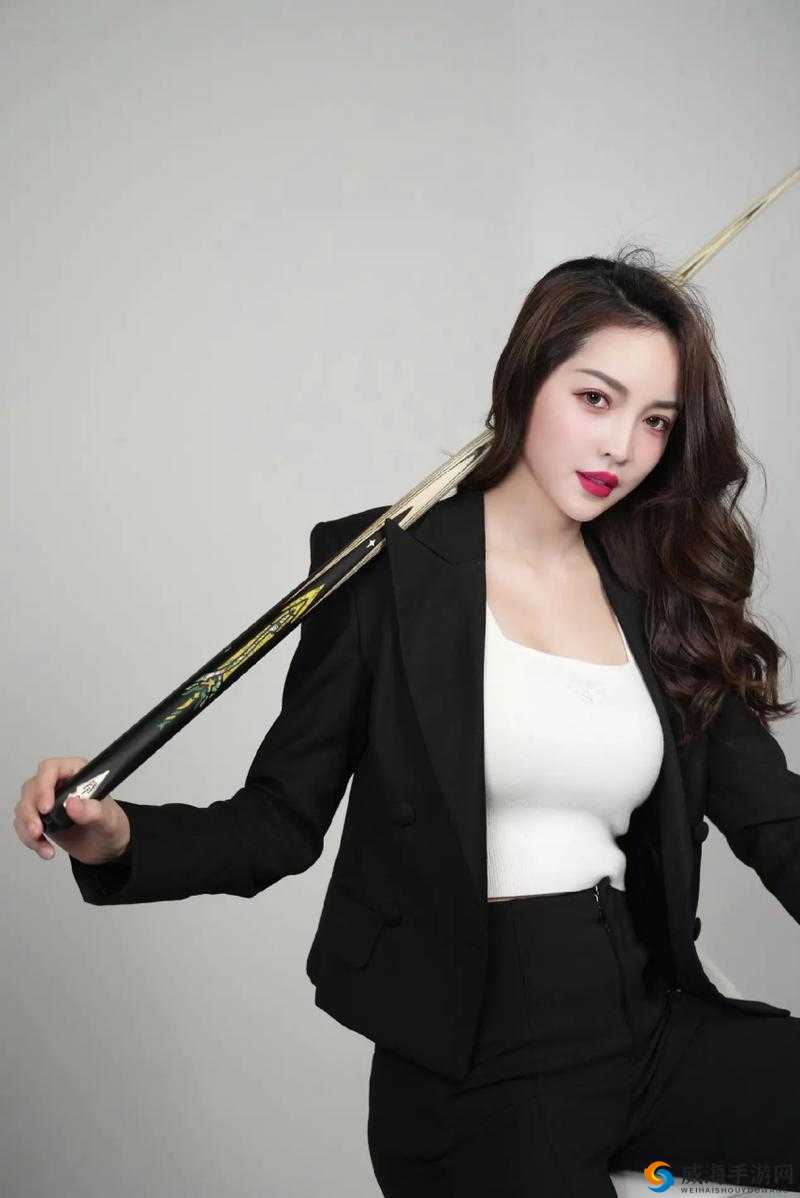 台球女将风采尽显魅力