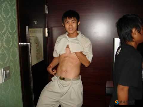 1069GAy：KTV 男鸭的别样人生