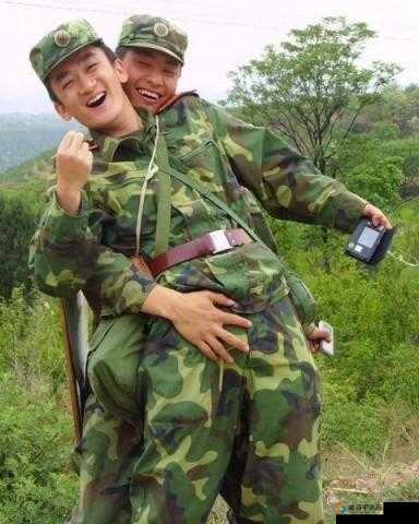 火热连载：军警男男 GAYS 的热血战斗与激情纠葛