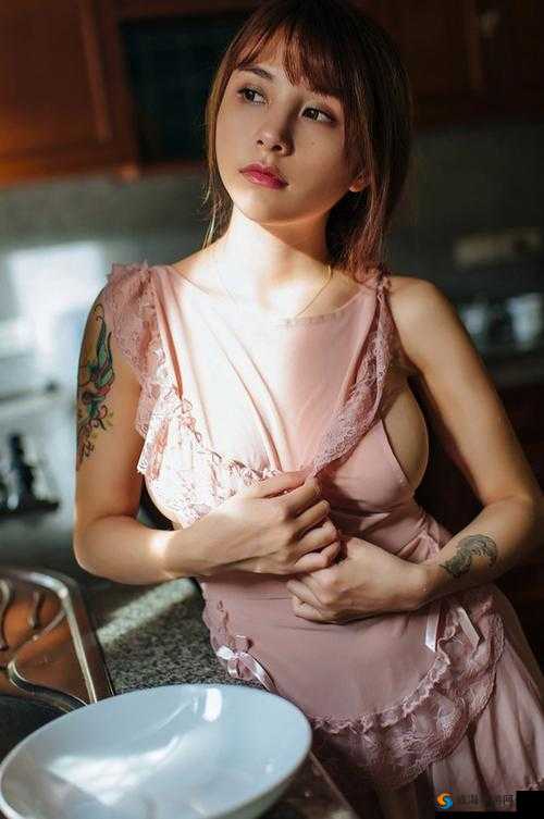 极具诱惑的美女 100%露胸高清图片震撼呈现