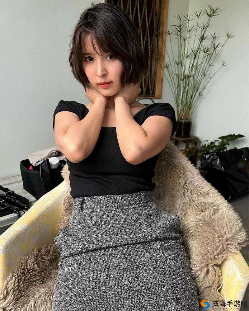 便利店打工的美女葵司电影：她的别样打工生活与魅力展现