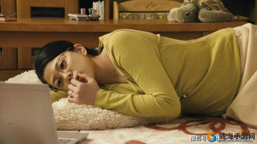 黄 片三级叼嗨：成年人内容的探索与争议