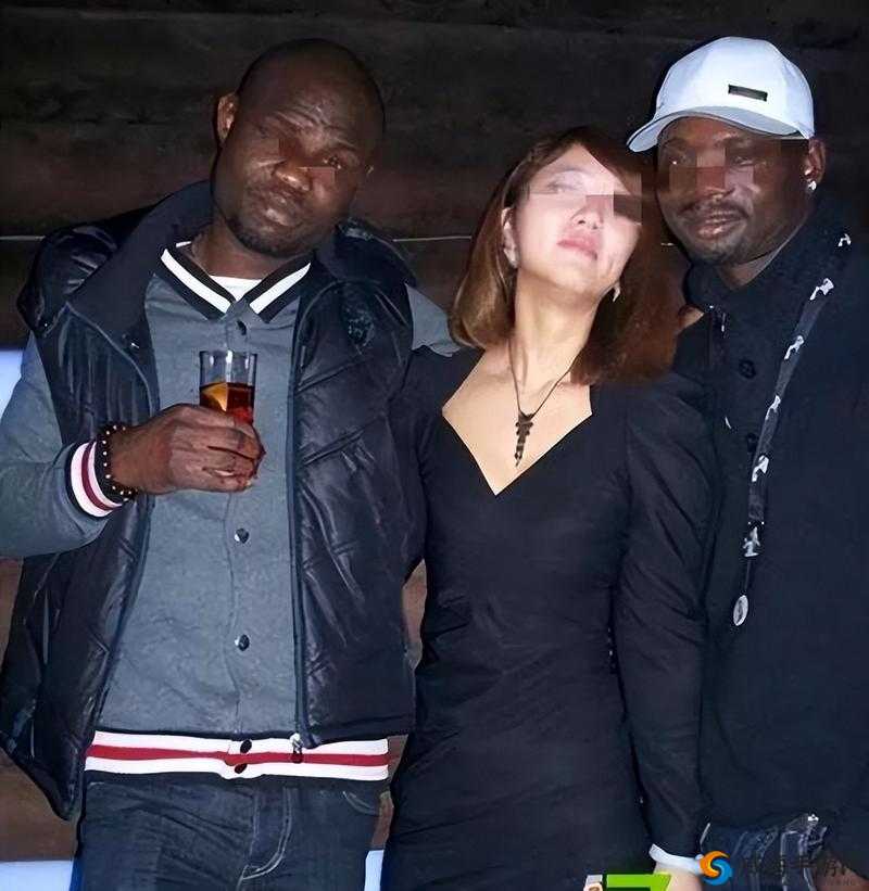 特大黑人与娇小亚洲女的奇妙互动故事