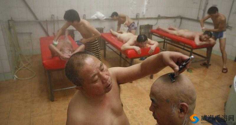 2022GAY 搓澡工澡堂:澡堂里的别样人生