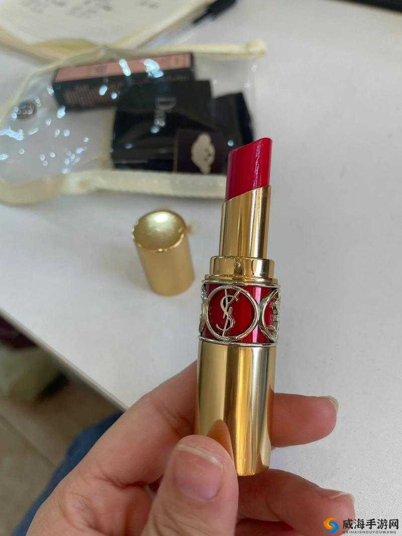 YSL 樱花水蜜桃:甜美与浪漫的完美结合