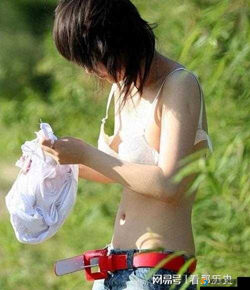 张筱雨:用艺术诠释人体之美,引发广泛争议