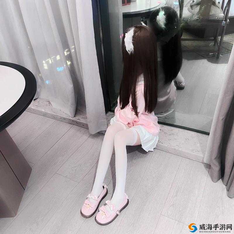 少萝被黄漫扒衣服：一场视觉与心理的冲击