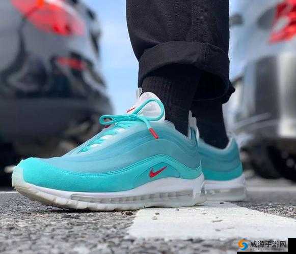Air-Max-97 杂交独特设计引发网友强烈共鸣与热议