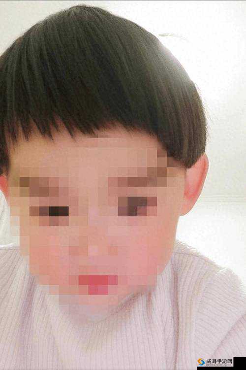 幼女被玩弄：国外性虐待现象引发社会关注