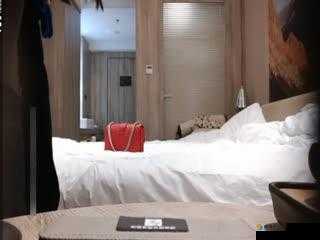 都市校园人妻另类视频：独特视角下的别样故事呈现