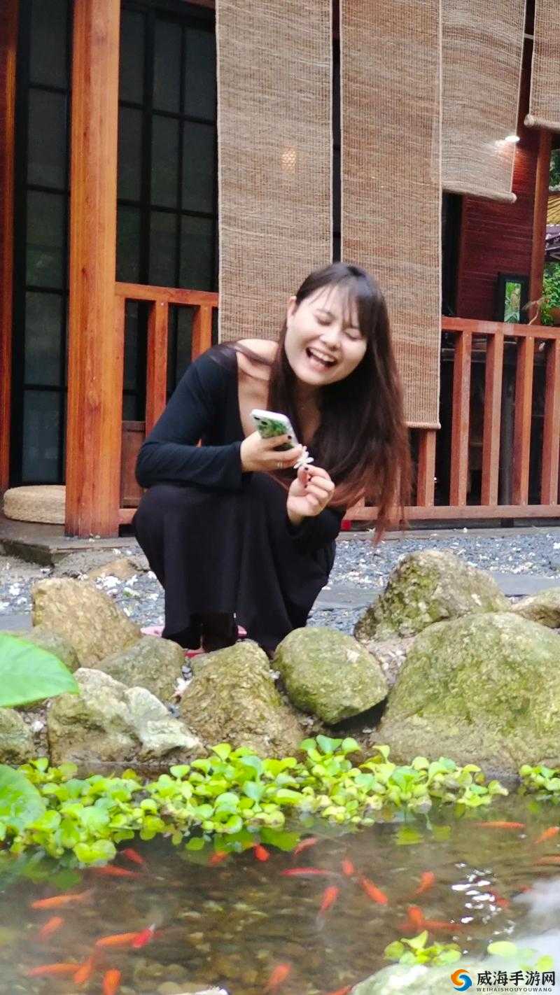 甜美姐姐居然在朋友家干了这种事：让人意想不到的疯狂举动