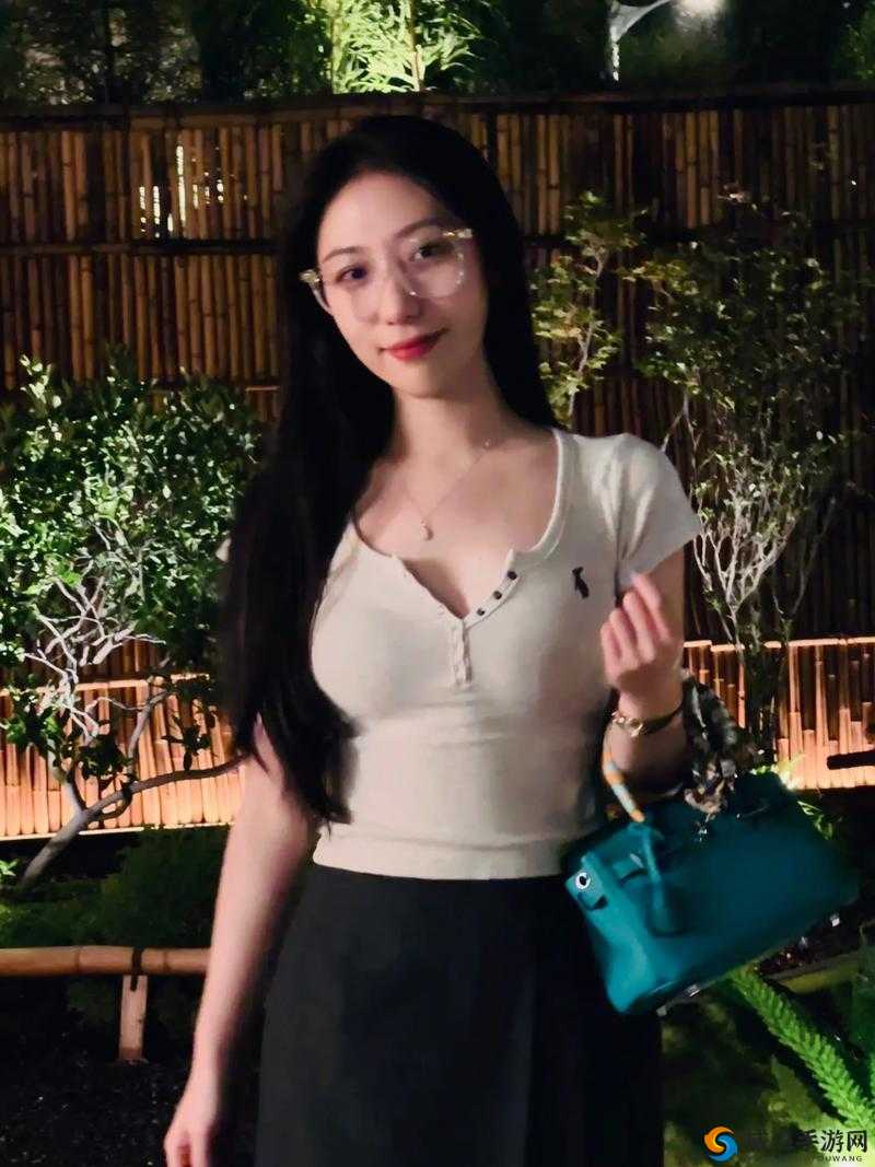 17c 反差婊:当清纯遇上豪放,她的真实面孔竟是这样