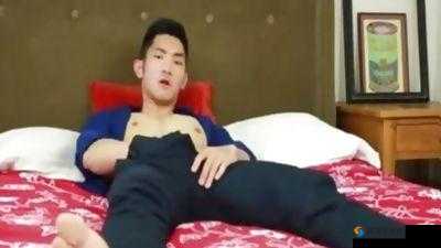 国产 Chinese 男男麻豆:挑战传统审美的新生代偶像