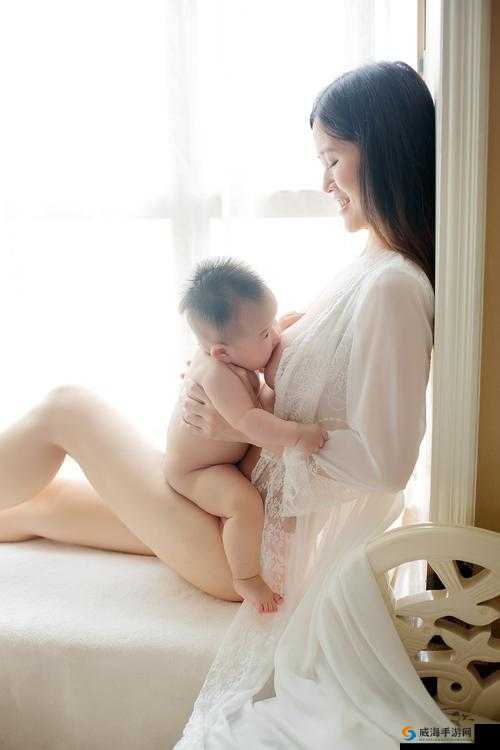 人妻哺乳初青 2013:喂养孩子的温暖瞬间