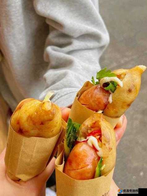 小洞饿了想吃大香肠喝热牛奶:这些美食真的很诱人呢