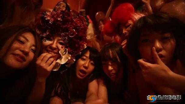 美女多 p 混交群体交:激情与欲望的交织盛宴