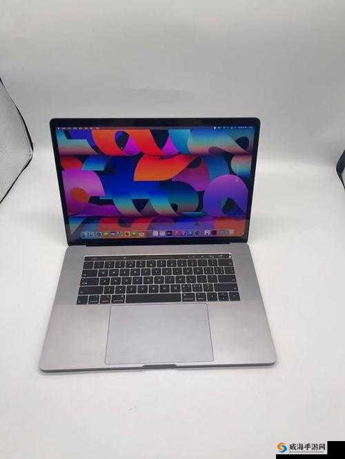 18 岁拥有的高清 18 寸 MacBook Pro 魅力非凡