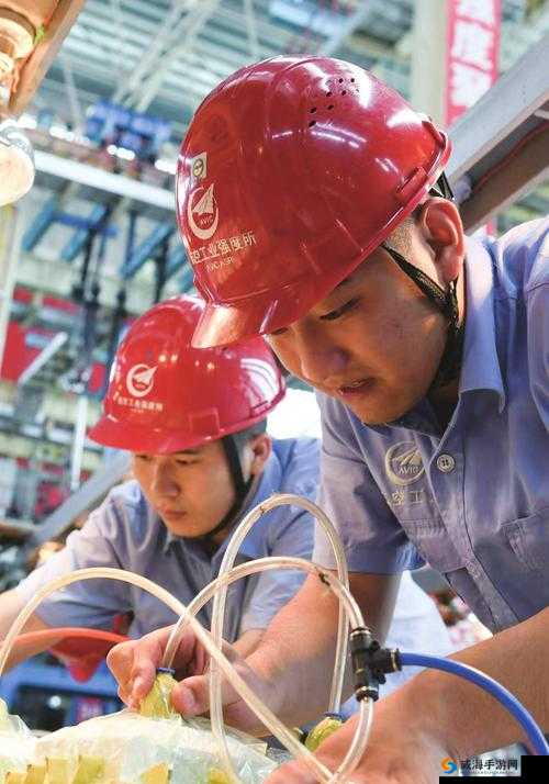 维修工人的绝遇中文字：他们在岗位上的坚守与奉献