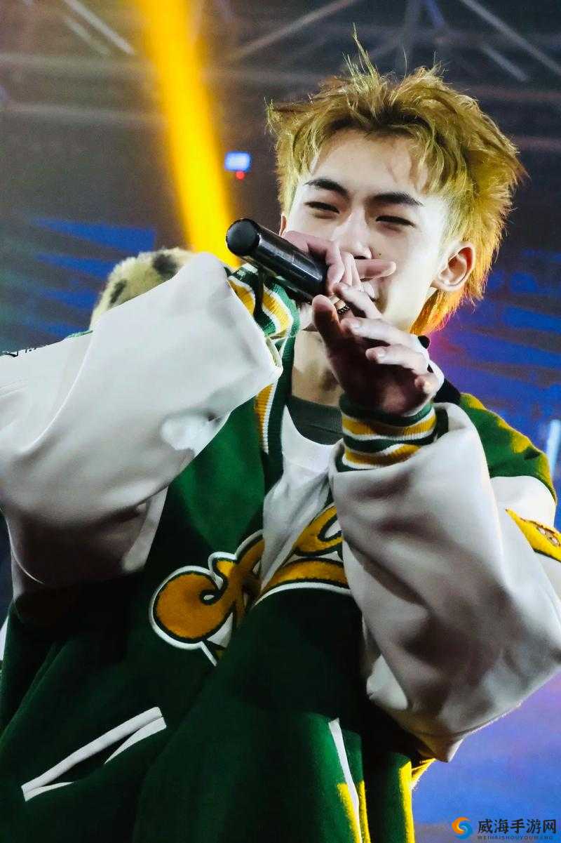 20 岁女 rapper 越南 ：用音乐诉说青春梦想与激情