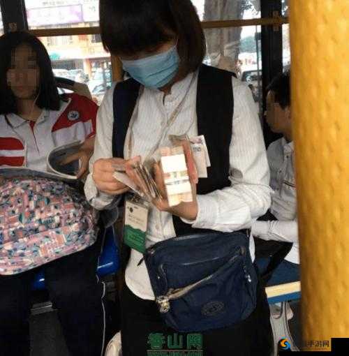 乘 20 路公交：售票员用小学查票法验明正身