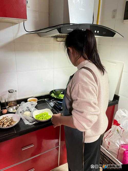 打工和妈妈住一起成夫妻怎么办：这是违背公序良俗的错误行为应纠正