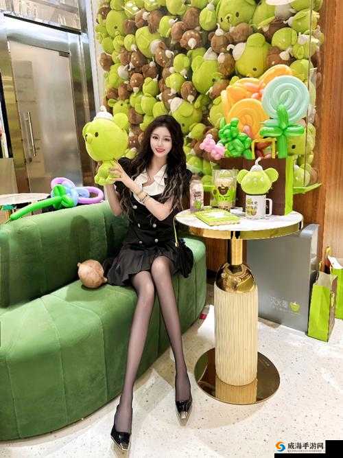 不得不爱 1V2 叶柒女主播颜值超高附和：其魅力令人无法抗拒