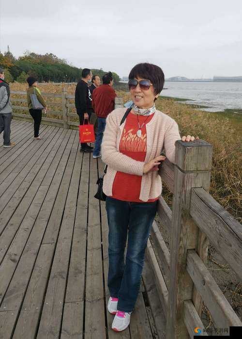 100 岁老太婆裸交：跨越世纪的性探索