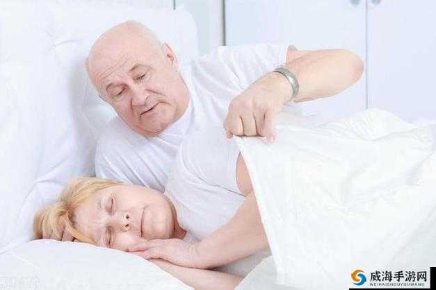 父母房间晚上有黏水声，这是怎么回事？