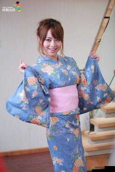 日本吉泽明步人体艺术：探索艺术与性感的完美结合
