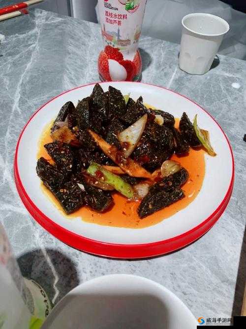 黑暗料理新境界，辣炒凉粉遇上生菜花生