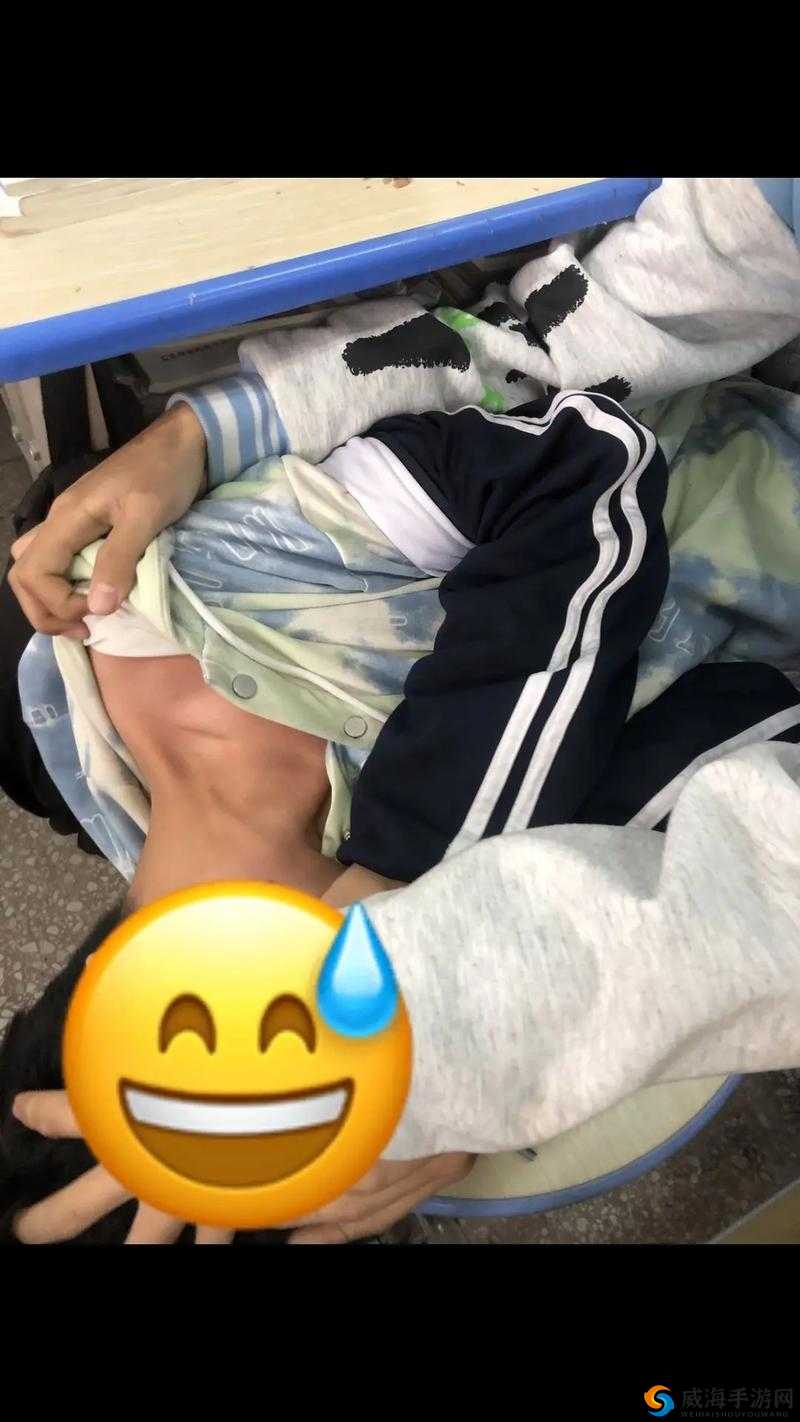 好多男生竟对我实施扒衣行为令人震惊
