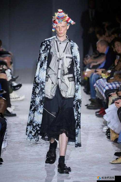 日本Comme-des-Garcons 终于上线：时尚界的新起点