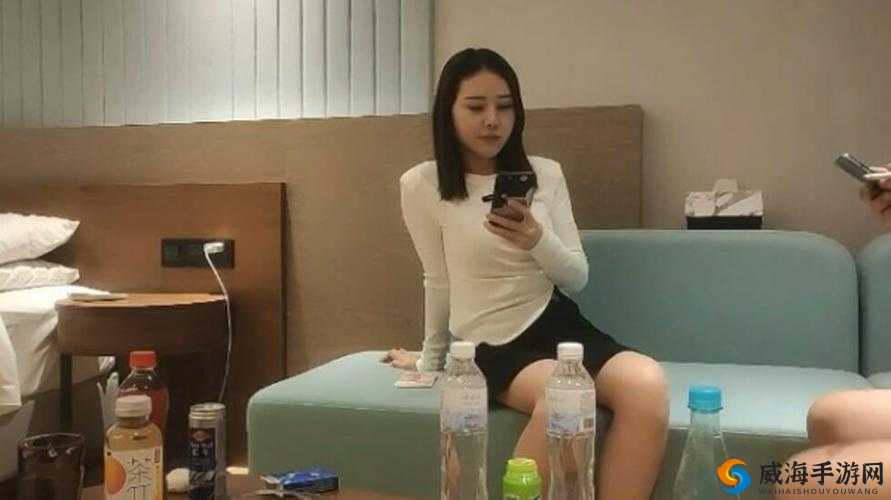 丰满岳妇乱一区二区三区：探索欲望的私密花园