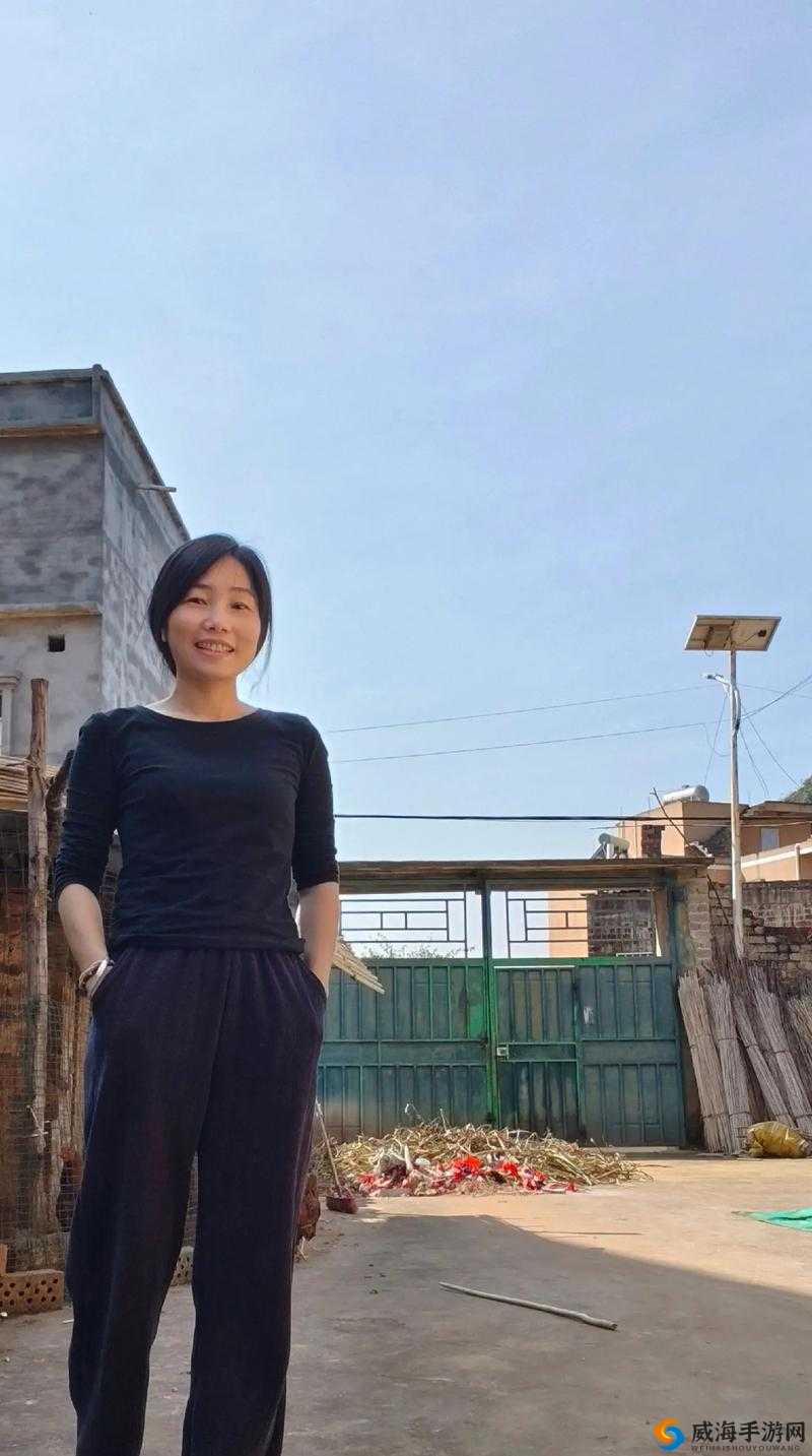 兰姨因怕吵醒风而不敢发出一点声音