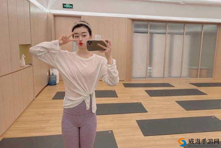 没有罩子的瑜伽老师是怎么上课的？她的教学风格如何？