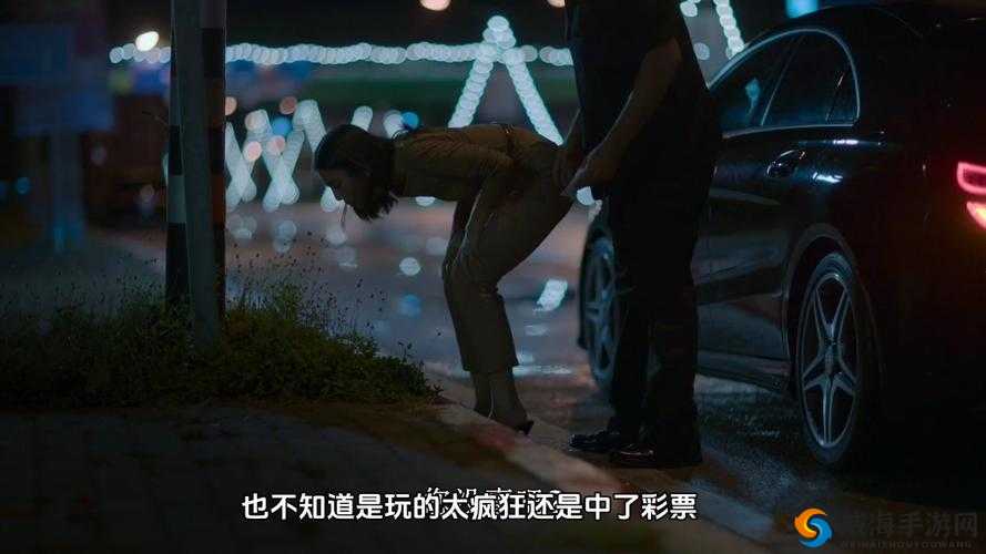 男女晚上拔萝卜的趣味互动：如何通过这一活动增进感情与默契？