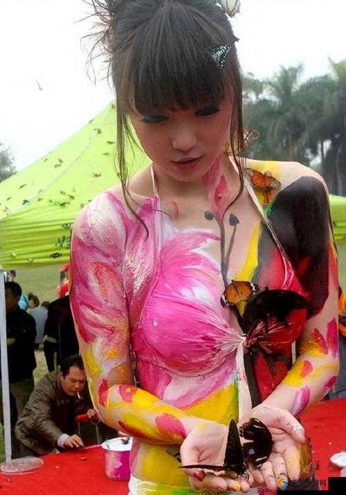 张筱雨魅惑裸模艺术写真：展现极致美感与自信的视觉盛宴，你不可错过的经典之作