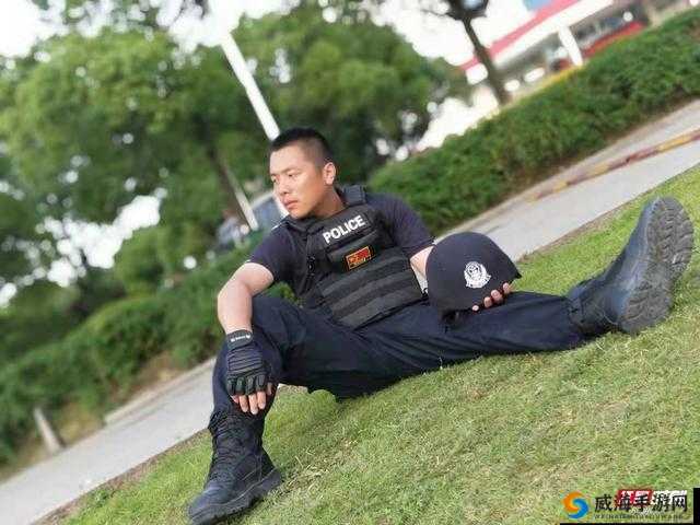 男警察被男警察调教，竟然勃起了？