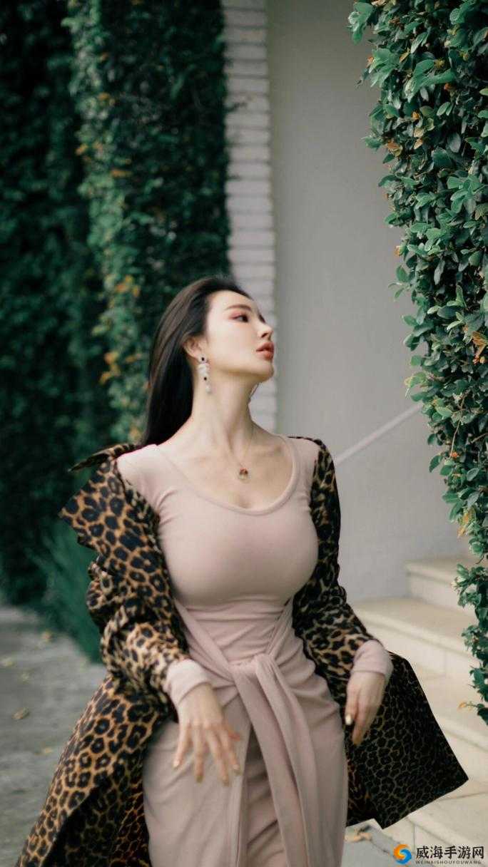 以下几个供你参考：一：张雨欣照片曝光，她究竟有着怎样的独特魅力？二：神秘的张雨欣照片来袭，背后隐藏着哪些故事？三：看张雨欣照片，探寻她那令人瞩目的不凡之处四：张雨欣照片公开，她的风采为何如此引人关注？五：张雨欣照片展现在眼前，她究竟有着怎样的不凡过往？